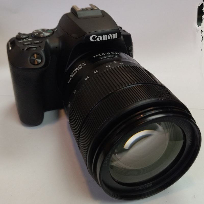 نقد و بررسی https://liferoom.com/product/canon-eos-250d-with-ef-s-18-135mm-is-usm-used/