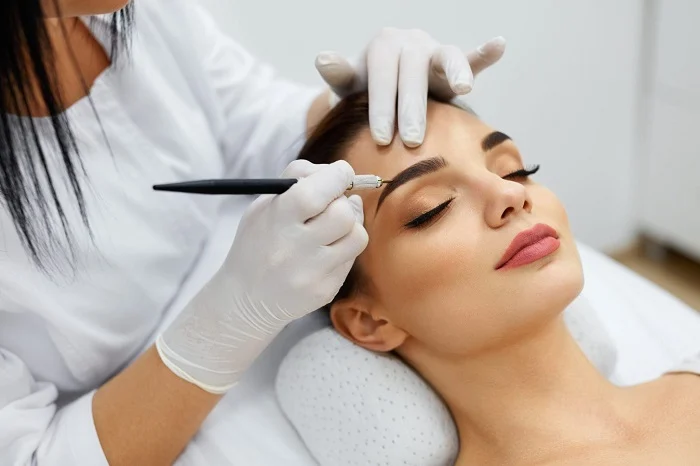 لیست بهترین مراکز میکرو ابرو در اصفهان + اطلاعات تماس