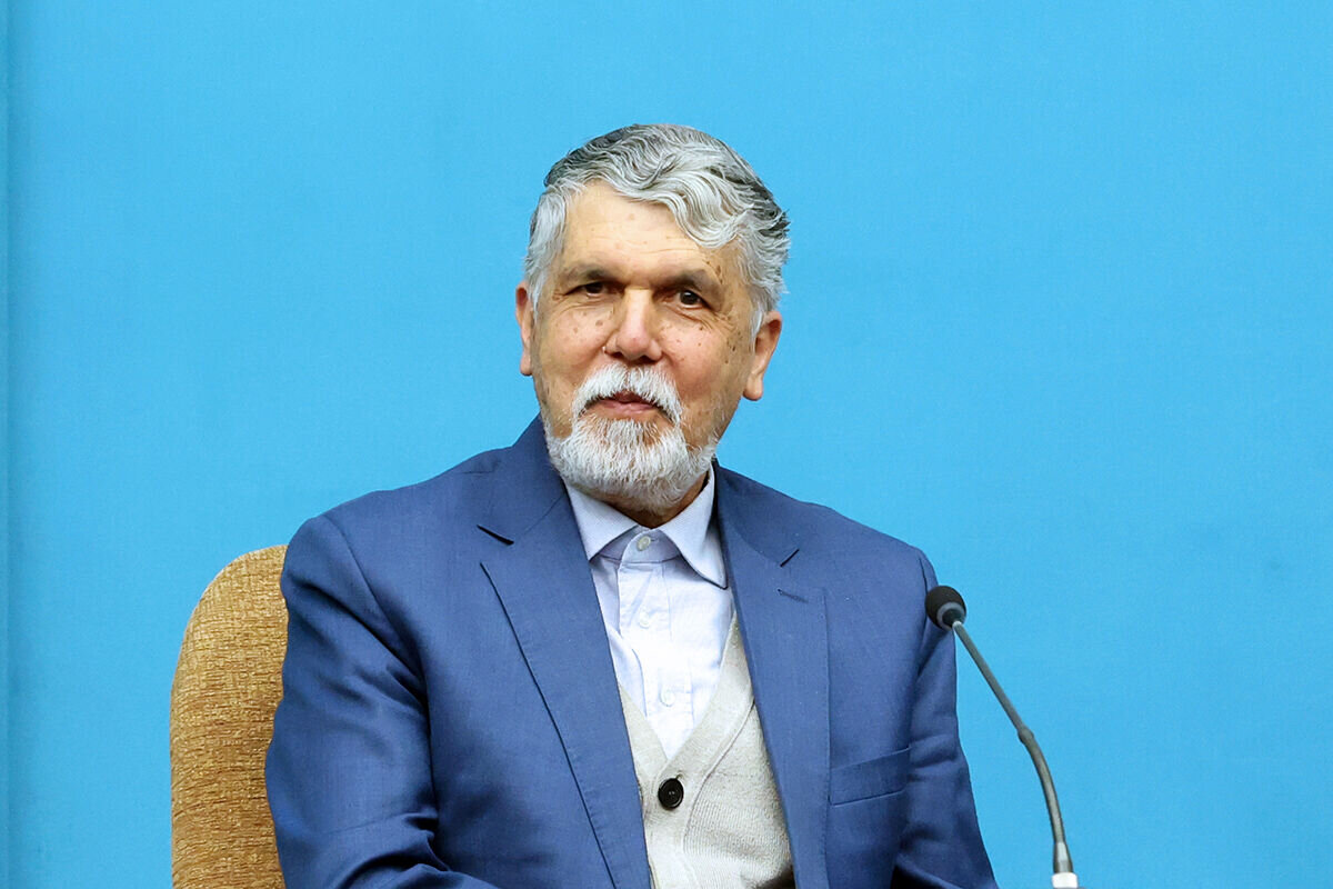 بدرقه باشکوه پاپ فرانسیس - اتاق زندگانی