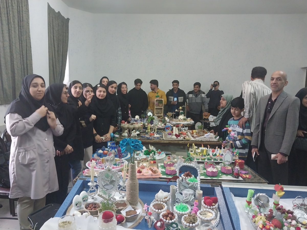 دانشجویان ترنم رنگ ها، آوای خلاقیت؛ از دست سازه های دانشجویان تا مهارت های تفکر و هوش