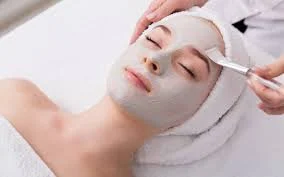 فیشیال صورت در خانه برای پوست خشک چگونه است؟