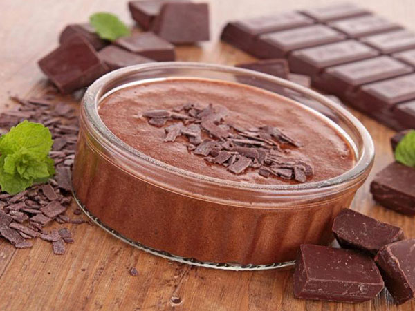 آموزش ساخت موس شکلاتی در قنادی