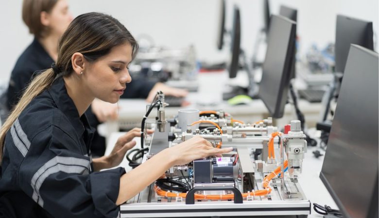 مقایسه بازار کار مهندسی شبکه در آلمان و کانادا: درآمد و شرایط ویزا