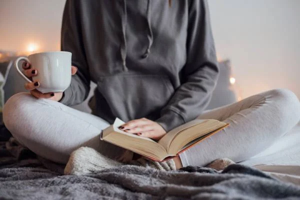 چگونه با مطالعه کتاب های خارجی افق دید خود را گسترش دهیم؟